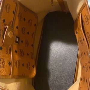 Mcm heritage cognac tote 2002